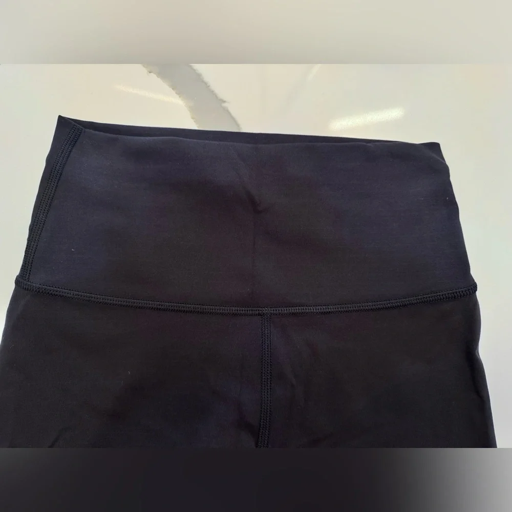 Lululemon Align™ High-Rise Short 8" - Sz 4 - Picture 7 of 8